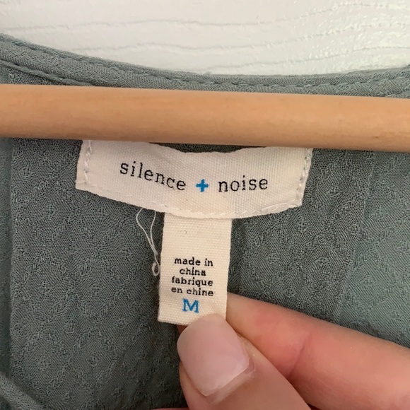 Silence + Noise Long sleeve Top - Picture 3 of 4